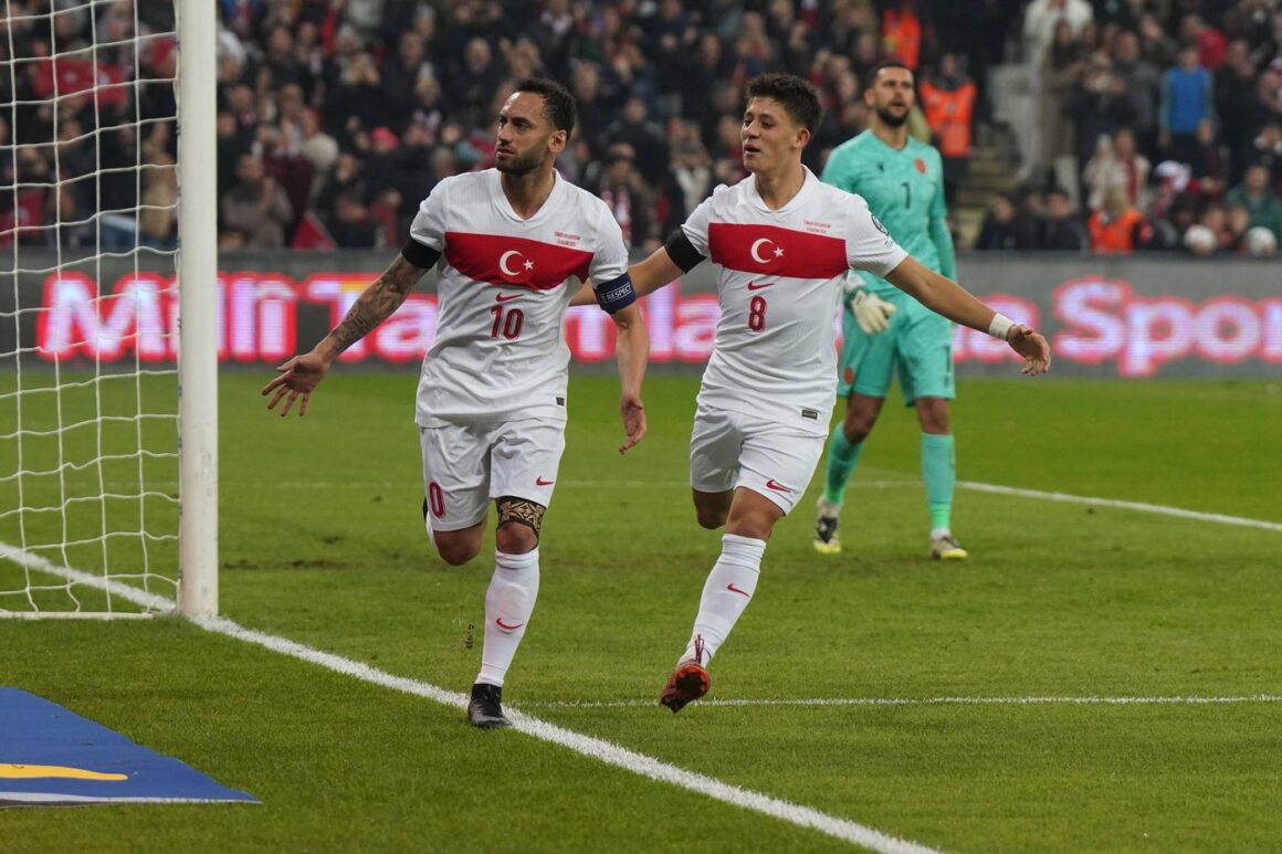 australia-turcia-de-la-0700-la-cm-2026-nationala-lui-guler-si-calhanoglu-a-lasat-romania-la-tv-si-vrea-acum-tot-din-primul-test-mondial.jpg Turcia live de la 07:00 la CM 2026. Arda Guler și Calhanoglu au lăsat România la TV și vor acum TOT din primul test mondial