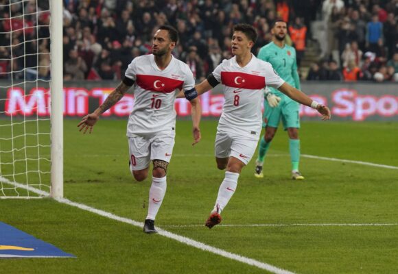 australia-turcia-de-la-0700-la-cm-2026-nationala-lui-guler-si-calhanoglu-a-lasat-romania-la-tv-si-vrea-acum-tot-din-primul-test-mondial.jpg Turcia live de la 07:00 la CM 2026. Arda Guler și Calhanoglu au lăsat România la TV și vor acum TOT din primul test mondial