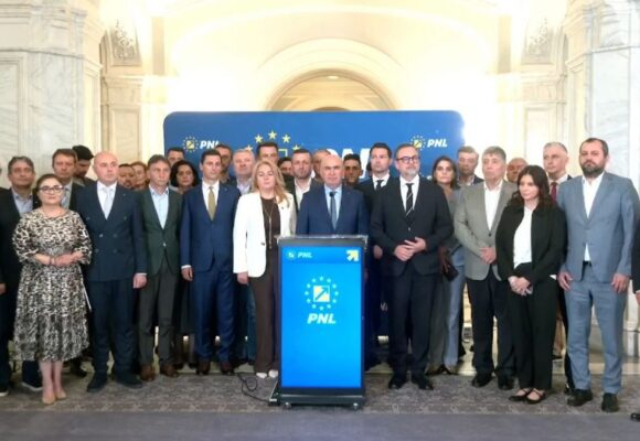 bolo-1200x675.jpg Ilie Bolojan anunță, după ședința PNL, că partidul nu îl susține pe Adrian Veștea și „i-a cerut să-și depună mandatul până mâine, la ora 10” / Adrian Veștea: „NU îmi depun mandatul”
