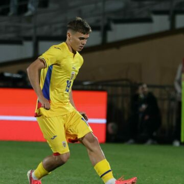 cum-l-a-numit-david-matei-pe-gica-hagi-dupa-ce-regele-l-a-debutat-in-georgia-romania-1-1-scaled-e1780431835901.jpg Cum l-a numit David Matei pe Gică Hagi după ce „Regele” l-a debutat în Georgia – România 1-1