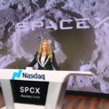 Cine este Gwynne Shotwell, una dintre cele mai influente femei din industria spațială. Mâna dreaptă a lui Elon Musk a fost majoretă și jucătoare de baschet în liceu