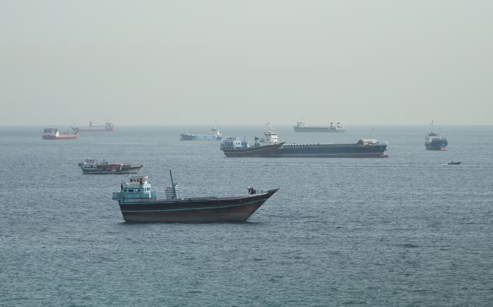 hormuz-.jpg România a aprobat utilizarea bazelor sale militare pentru „operațiunile militare defensive” din Strâmtoarea Ormuz, ca răspuns la solicitarea Administrației Trump, anunță Oaia Țoiu