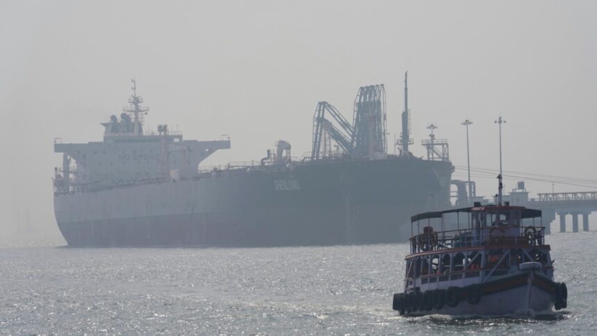 iran.jpg Iranul suspendă negocierile cu SUA, anunță presa iraniană. Prețul petrolului crește puternic, la peste 96 de dolari pe baril