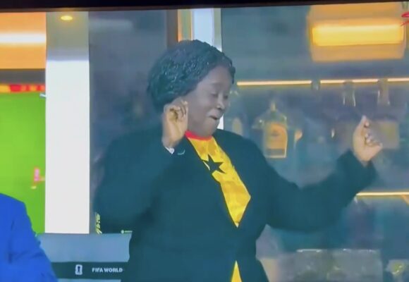jane-naana-opoku-agyemang-vicepresedinta-ghanei-cupa-mondiala-panama.jpg Au rămas uimiți când au văzut ce face vicepreşedinta Ghanei în tribune la Cupa Mondială!