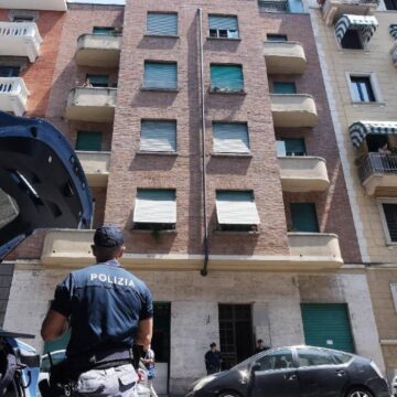 mama-fiica-romance-moarte-torino-italia.jpg O tânără româncă și-a găsit mama și sora mai mică moarte în casă, la Torino. Ce suspectează anchetatorii