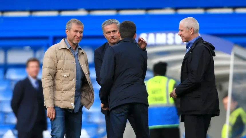 roman-abramovich-zelenski-rusia-ucraina.webp.webp Omul care i-a dat lui Giovanni Becali bani să-și cumpere Rolls-Royce, chemat de Zelensky
