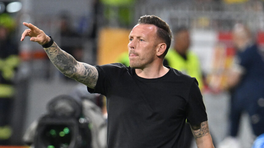 selectioner-tara-galilor-fotbalist-romania-impresiona-gica-hagi.jpg Selecționerul Țării Galilor a numit fotbalistul României care l-a impresionat! Laude pentru Gică Hagi