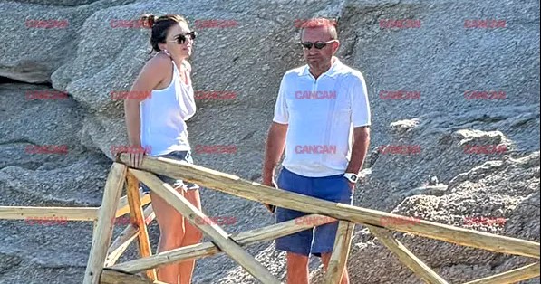 simona-halep-si-milionarul-dorin-mateiu-primele-imagini-impreuna-campioana-a-mers-in-mykonos-alaturi-de-afaceristul-cu-25-de-ani-mai-in-varsta-decat-ea.jpg Simona Halep și milionarul Dorin Mateiu, primele imagini împreună! Campioana a mers în Mykonos alături de afacerist