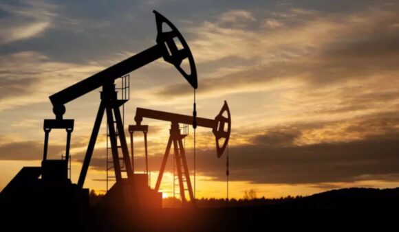 Suspendarea negocierilor dintre Iran și SUA scumpește petrolul cu peste 5%