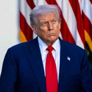 trump-iran.webp.webp Trump cere reducerea imediată a prețurilor la benzină și amenință distribuitorii cu sancțiuni