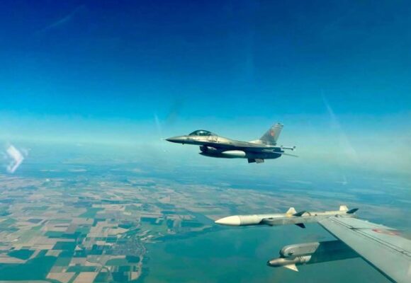 Armata Română a făcut primul pas, a deschis focul asupra dronelor ruseşti. Trebuie să treacă acum la nivelul următor, să-şi dezvolte echipamente pentru a doborî roiuri de drone, folosind sisteme ieftine