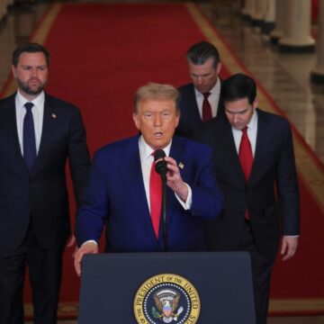 descarcare-1-1200x675.jpeg Trump spune că SUA au oprit bombardamentele asupra Iranului la solicitarea Teheranului și amenință că atacurile vor fi reluate dacă negocierile eșuează