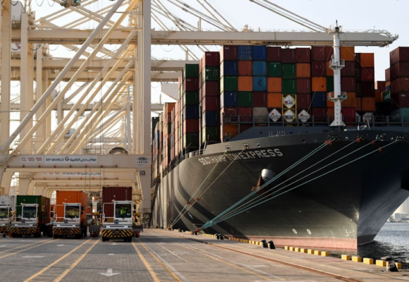 Dubai construiește un nou port în Fujairah pentru a ocoli Strâmtoarea Ormuz. Trump a început să perceapă taxe navelor care o tranzitează