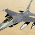 Avioane F-16 ridicate după detectarea unor drone la graniță