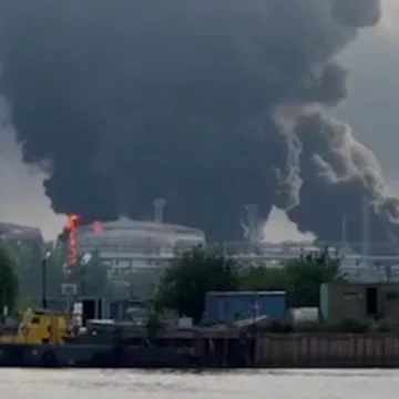 fec2f110-779f-11f1-90c7-73fde41eb72e.png.webp.webp Ucraina a atacat cu drone infrastructura petrolieră din Sankt Petersburg, orașul natal al lui Putin