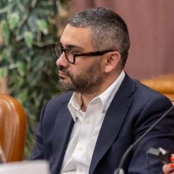 florin-manole.jpg „Dacă sindicatele ies în stradă, nu vom vota proiectul”