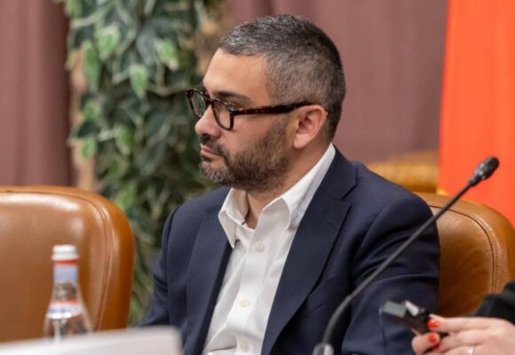 florin-manole.jpg „Dacă sindicatele ies în stradă, nu vom vota proiectul”