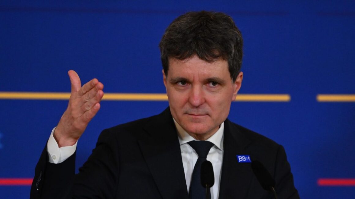 gettyimages-nicusor-dan-1200x675.jpg Nicușor Dan a intrat în singularitate – Aleph News