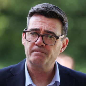 32.000 de afaceri primesc o reducere de 20% la taxe. Cum vrea Andy Burnham să salveze sectorul HoReCa