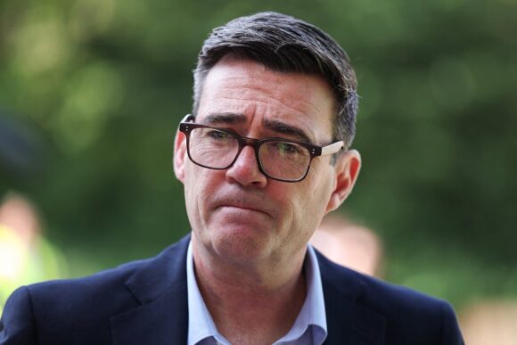 guvernul-taie-cu-20-impozitele-pentru-32-000-de-afaceri-din-horeca-cum-face-andy-burnham-reforma-in-marea-britanie.jpg 32.000 de afaceri primesc o reducere de 20% la taxe. Cum vrea Andy Burnham să salveze sectorul HoReCa