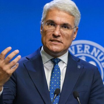 Dragoş Pîslaru susţine că a existat un plan de rupere a PNL şi de alipire apoi la PSD