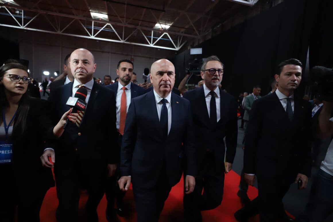 iliebolojan-congresul-extraordinar-pnl-21-iunie-2026-dumitru-angelescu-2.jpeg Conducerile a 6 filiale PNL au fost dizolvate în ședința Biroului Politic Național. Ce lideri au fost demiși de Ilie Bolojan