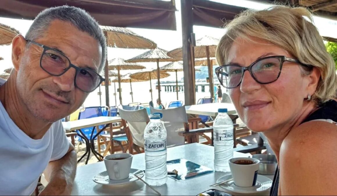 ljubisa-karovic-si-svetlana-grkovic-cuplu-incident-ryanair.jpg Soția bărbatului care a fost la un pas să fie aspirat în afara avionului în timpul unui zbor Ryanair a povestit momentul salvării sale: „Dacă murim, murim împreună”