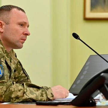 Volodimir Zelenski l-a demis pe comandantul-șef al armatei ucrainene și i-a oferit un „post demn” fostului ministru al apărării