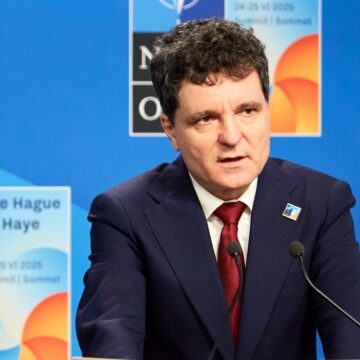 nicusor-dan-nu-cred-ca-a-avea-un-sef-civil-la-sri-e-asa-important.jpg „Nu cred că a avea un şef civil la SRI e așa important”