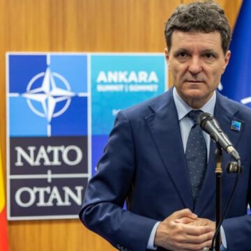nicusor-dan-presedintele-romaniei-nato.jpg Răspunsul lui Nicușor Dan când a fost întrebat ce părere au liderii europeni că și-a adus miniștrii interimari la Summitul NATO: „Suntem în trend”