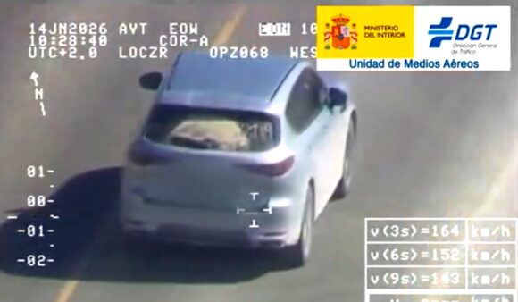 sofer-viteza-spania.jpg Șofer filmat circulând cu 128 km/h peste limita legală, pe un drum din Spania. Ce sancțiuni riscă