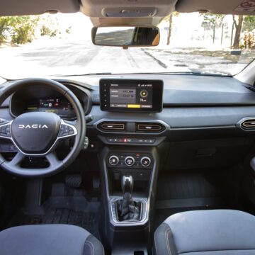 spanioli-verdict-suv-dacia-ieftin-vacanta-familie.jpg Spaniolii spun că Dacia are cel mai bun SUV ieftin cu care să-ți duci familia în vacanță