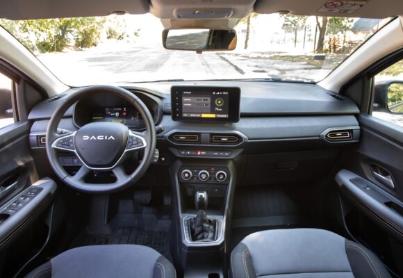 spanioli-verdict-suv-dacia-ieftin-vacanta-familie.jpg Spaniolii spun că Dacia are cel mai bun SUV ieftin cu care să-ți duci familia în vacanță