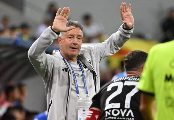 surpriza-lui-bergodi-pentru-meciul-cu-brann-jucatorul-de-mondial-e-pregatit-sa-joace-cum-schimba-transferul-lui-coubis-strategia-in-cazul-sau-scaled.jpg Surpriza lui Bergodi pentru meciul cu Brann. Jucătorul de Mondial e pregătit să joace