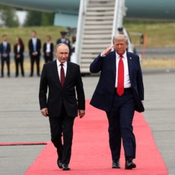 trump-putin-740x415.jpg Donald Trump a discutat separat cu Vladimir Putin și Volodimir Zelenski despre războiul din Ucraina. Kremlinul spune că liderul american s-a oferit să contribuie la găsirea unei soluții