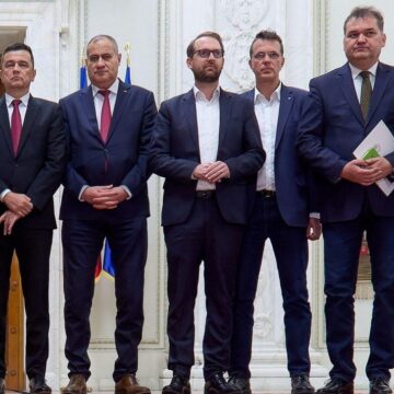„AUR câștigă”. UDMR avertizează PNL, PSD și pe Nicușor Dan, la două luni după ce Guvernul Bolojan a fost demis