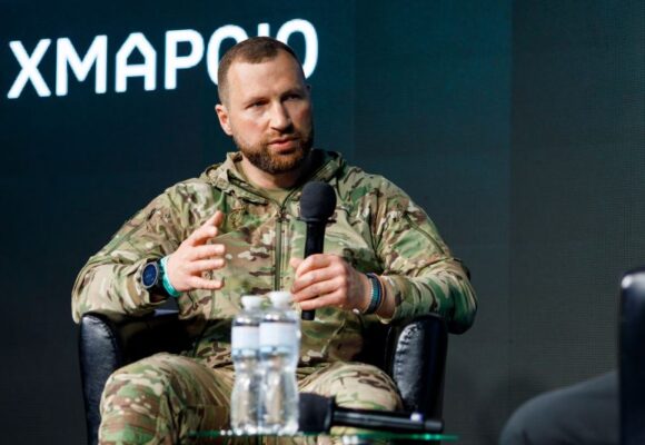 Zelenski l-a desemnat pe Yevhenii Khmara, șeful SBU, în funcția de ministru interimar al Apărării, în ciuda protestelor masive din Ucraina