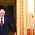 Vladimir Putin a cerut ca următorul buget al Rusiei să prevadă cheltuieli pentru încă trei ani de război