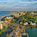 Mamaia inaugurează două noi puncte „instagramabile” pentru turiști, în timp ce Vila Regală și Centrul Vechi al Constanței continuă să se degradeze