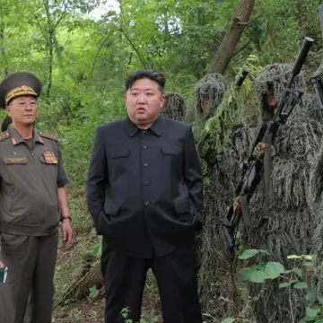 28int-nkorea-china-fqjt-articleLarge.webp.webp Rusia primește noi trupe din Coreea de Nord. Printre cei 8.500 de militari se află 400 de operatori de drone și 1.000 de geniști și ingineri