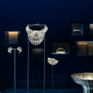 Hoții au furat un colier cu peste 600 de diamante, purtat de Regina Nazli în 1939. Europol trage un semnal de alarmă