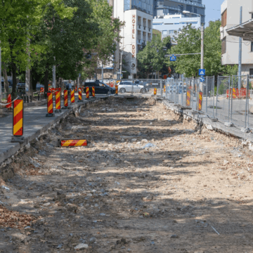 785147183_1104968352470033_6968669775447216296_n-1.png Posibile vestigii, descoperite pe un șantier de tramvai din Capitală. Lucrările au fost oprite. La Roma, Atena și Salonic, descoperiri similare ajung parte din transportul public