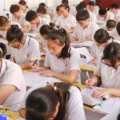 unii elevi petrec 9-10 ore pe zi la școală – Aleph News