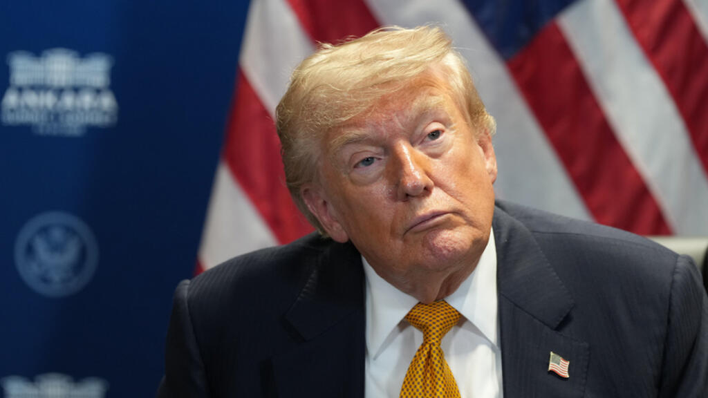 AP26189473452229.jpg Donald Trump afirmă că a suspendat atacurile planificate împotriva Iranului, cu condiția unui acord care să prevadă redeschiderea imediată a Strâmtorii Ormuz