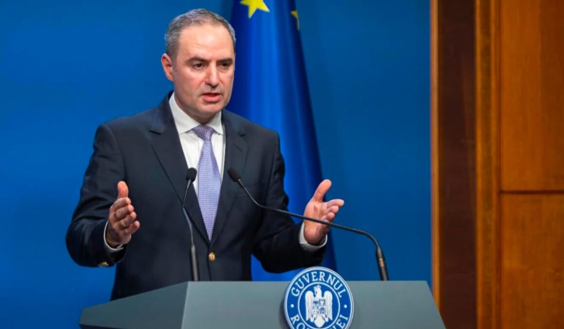 alexandru-nazare.jpg Avertismentul lui Alexandru Nazare, după ce România a evitat retrogradarea la „junk”: ce spune ministrul Finanțelor
