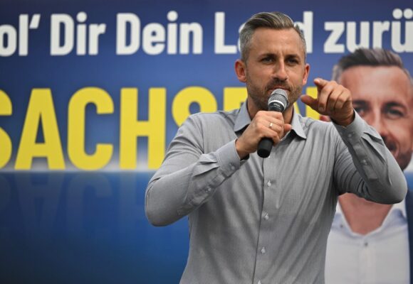 candidatul-afd-ulrich-siegmund-numit-de-spiegel-drept-cel-mai-periculos-om-din-germania-foto-profimedia-e1786824125196.jpg „Cel mai periculos om” din Germania este pe cale să obțină un scor istoric pentru extrema dreaptă și să preia conducerea unui land