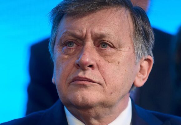 Crin Antonescu îl atacă dur pe Bolojan spune cine ar trebui să fie următorul premier