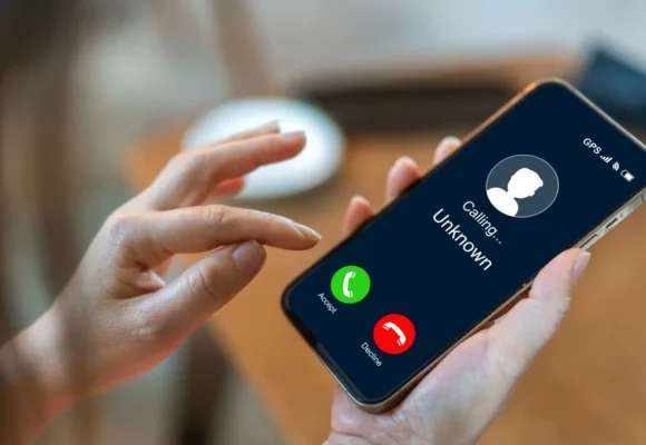 cybersecurity-blog-compressed-1200x675.webp.webp „Cuvântul secret” care te protejează pe tine și pe familia ta de fraudele la telefon realizate cu ajutorul Inteligenței Artificiale. Ce recomandă experții