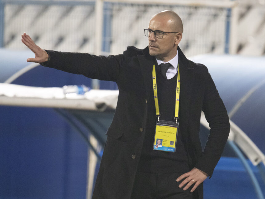 dan-vasilica-acuzatii-grave-situatie-superliga-date-falsificate.jpg „Le arată patronilor date falsificate!”. Acuzații grave despre ce se întâmplă în Superliga