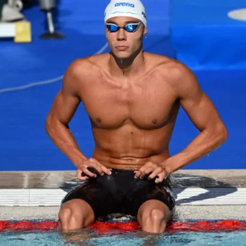 David Popovici s-a calificat pe primul loc în finala de 100 m liber la Europenele de la Paris, cu un timp record în istoria competiției